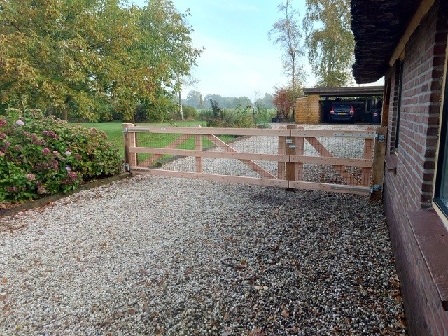 Maatwerk houten poort